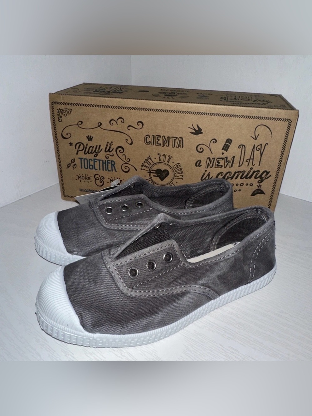 Cienta Toddler Canvas Slip On Shoes Sneakers Gray EU 29 US 11-12 NIB Classic